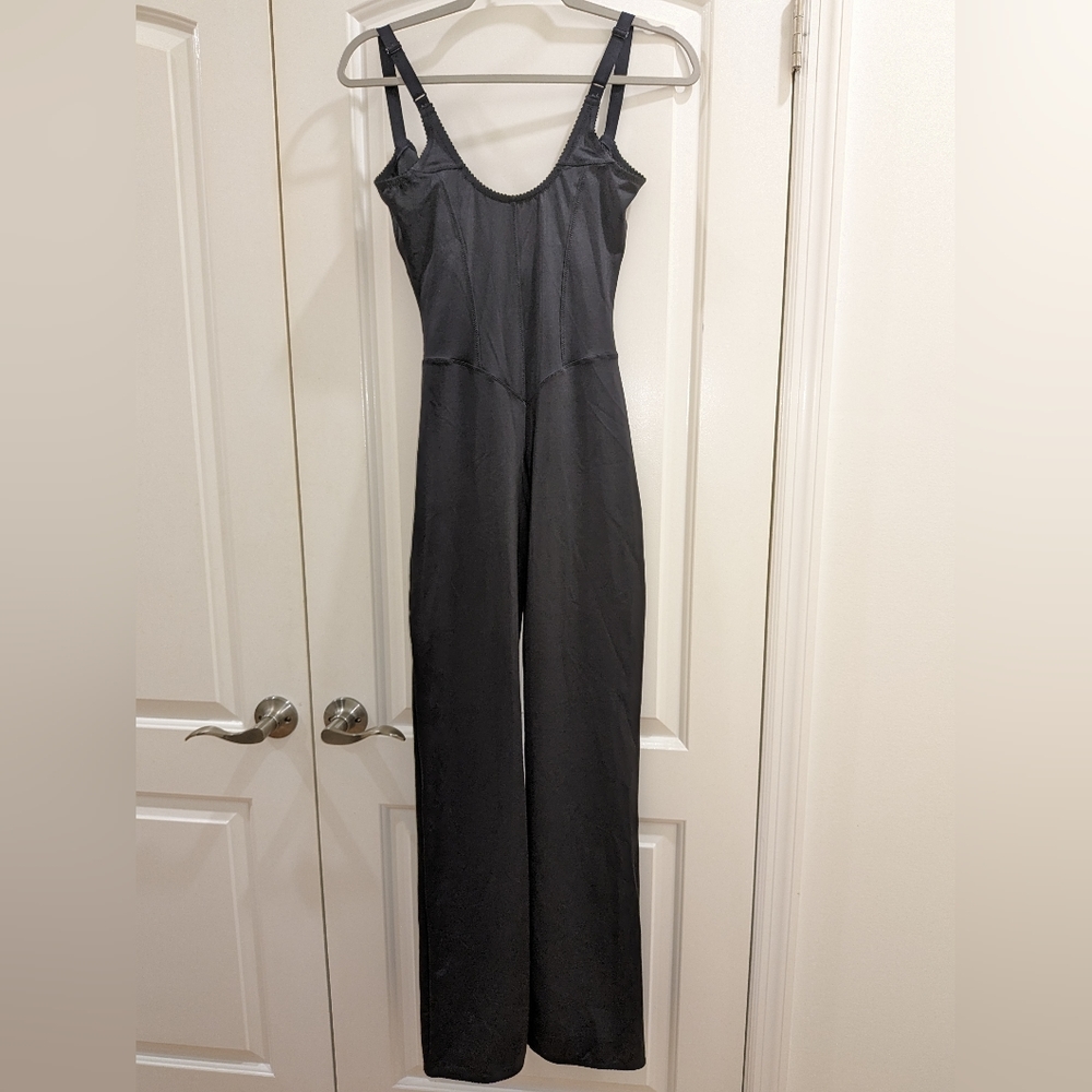 2. NWT SKIMS GLAM CATSUIT - Picture 8 of 9
